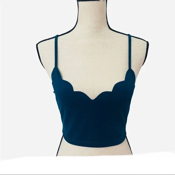 Shein Scalloped Edge Crop Camisole. Green Sz S - Picture 1 of 10